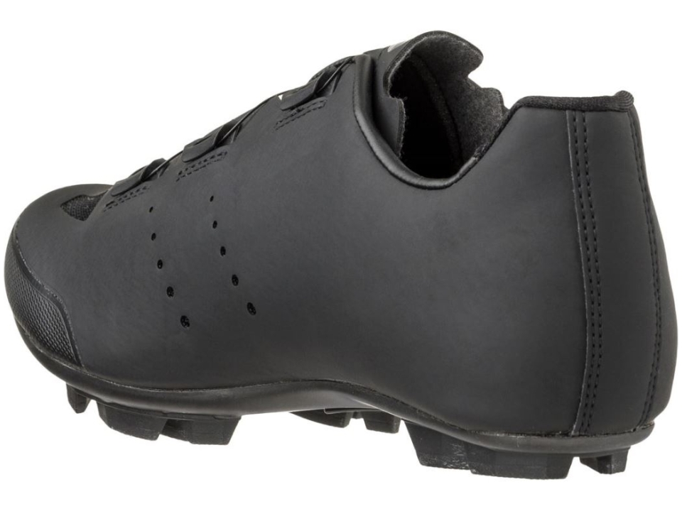 AGU Schoenen M810